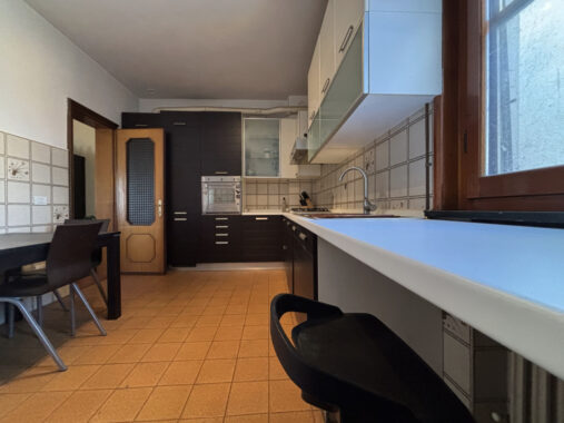 QUADRILOCALE SPAZIOSO IN CENTRO PAESE