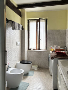 TRILOCALE SU DUE LIVELLI IN PICCOLA CORTE