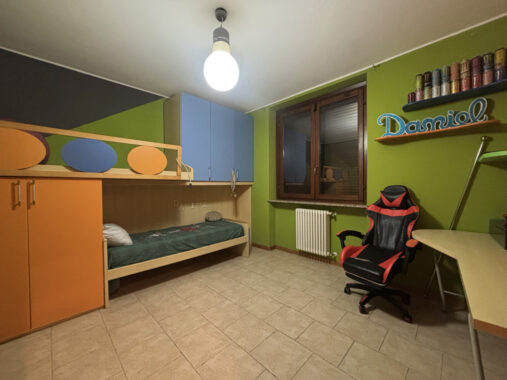 QUADRILOCALE CON INGRESSO INDIPENDENTE E AMPIO GIARDINO PRIVATO