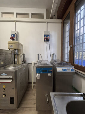 ATTIVITA’ COMMERCIALE GELATERIA