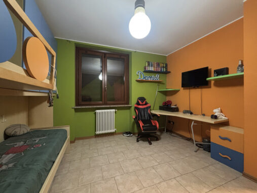 QUADRILOCALE CON INGRESSO INDIPENDENTE E AMPIO GIARDINO PRIVATO