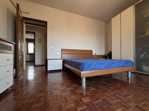 QUADRILOCALE SPAZIOSO IN CENTRO PAESE