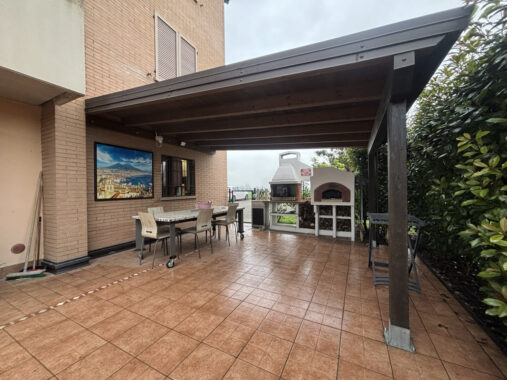 QUADRILOCALE CON INGRESSO INDIPENDENTE E AMPIO GIARDINO PRIVATO