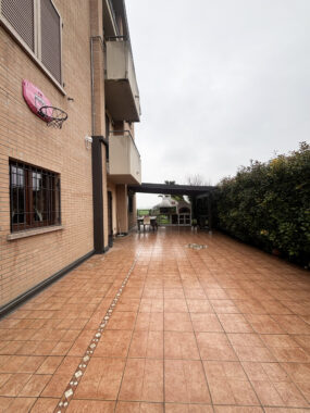 QUADRILOCALE CON INGRESSO INDIPENDENTE E AMPIO GIARDINO PRIVATO