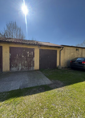 TRILOCALE SU DUE LIVELLI IN PICCOLA CORTE