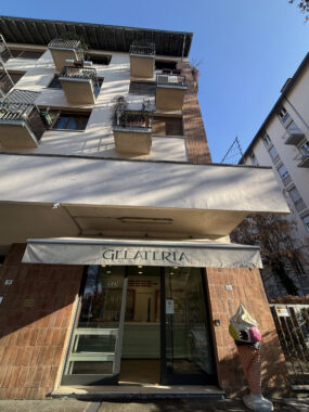 ATTIVITA’ COMMERCIALE GELATERIA