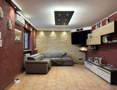 QUADRILOCALE CON INGRESSO INDIPENDENTE E AMPIO GIARDINO PRIVATO