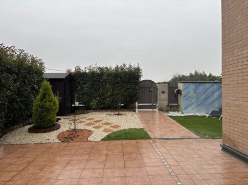 QUADRILOCALE CON INGRESSO INDIPENDENTE E AMPIO GIARDINO PRIVATO