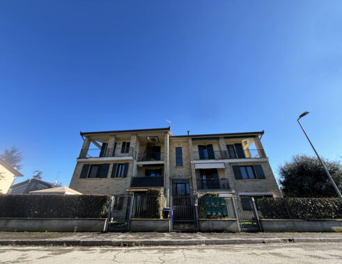 TRILOCALE MODERNO IN PICCOLA PALAZZINA