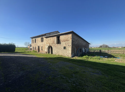 RUSTICO DA RISTRUTTURARE