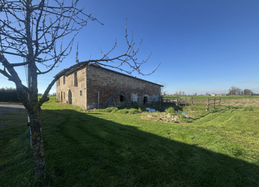 RUSTICO DA RISTRUTTURARE