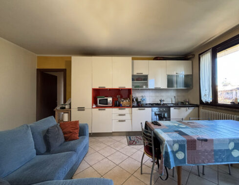 TRILOCALE MODERNO IN PICCOLA PALAZZINA