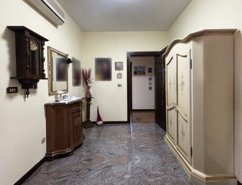 VILLA INDIPENDENTE CON PARCO