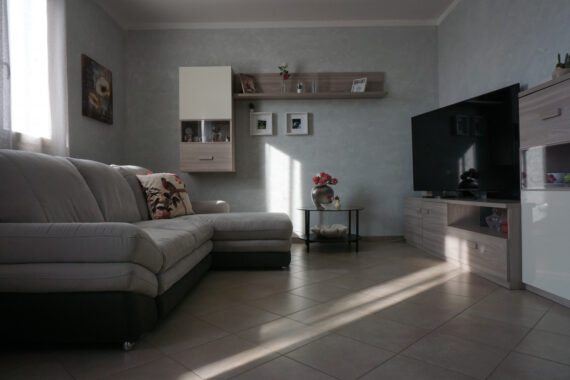 BIFAMILIARE RISTRUTTURATA CON AMPIO PARCO