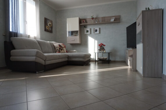 BIFAMILIARE RISTRUTTURATA CON AMPIO PARCO