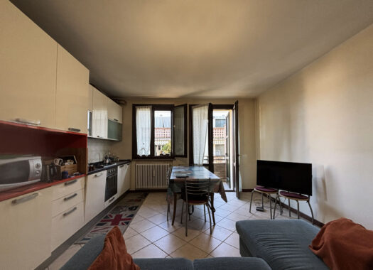 TRILOCALE MODERNO IN PICCOLA PALAZZINA