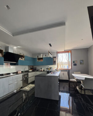 VILLA INDIPENDENTE CON PARCO