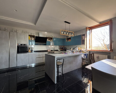 VILLA INDIPENDENTE CON PARCO