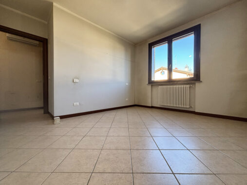 TRILOCALE MODERNO IN PICCOLA PALAZZINA