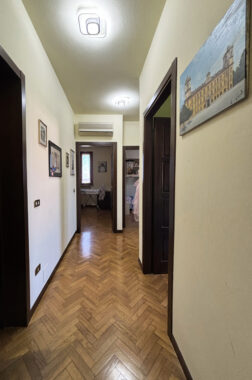 VILLA INDIPENDENTE CON PARCO