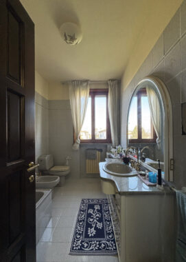 VILLA INDIPENDENTE CON PARCO