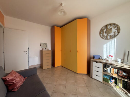 BIFAMILIARE RISTRUTTURATA CON AMPIO PARCO