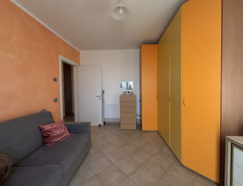 BIFAMILIARE RISTRUTTURATA CON AMPIO PARCO