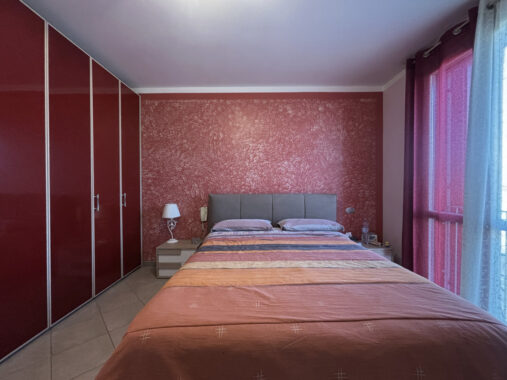 BIFAMILIARE RISTRUTTURATA CON AMPIO PARCO