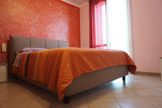 BIFAMILIARE RISTRUTTURATA CON AMPIO PARCO