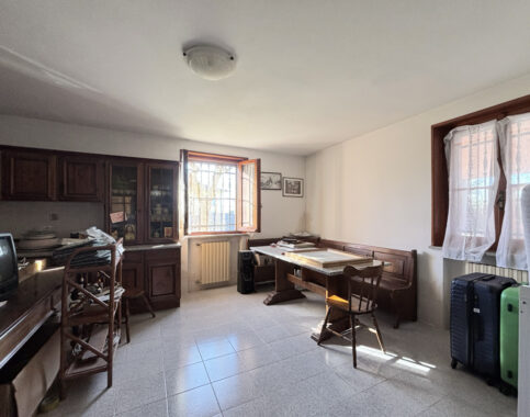 VILLA INDIPENDENTE CON PARCO