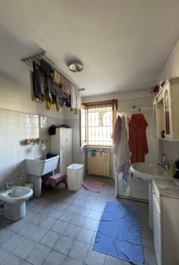 VILLA INDIPENDENTE CON PARCO