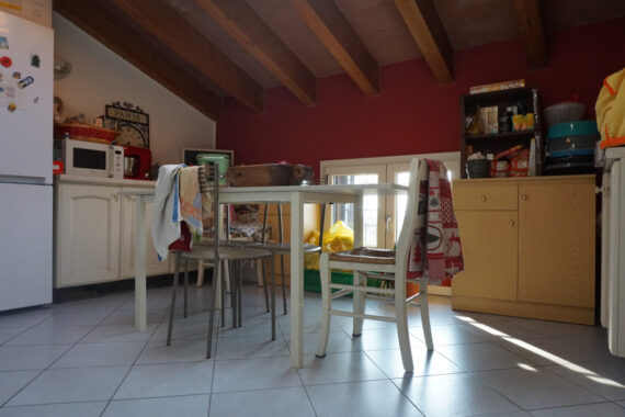 BIFAMILIARE RISTRUTTURATA CON AMPIO PARCO