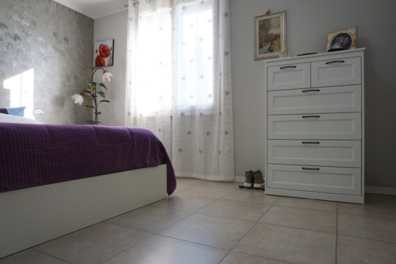 BIFAMILIARE RISTRUTTURATA CON AMPIO PARCO