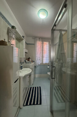 BIFAMILIARE RISTRUTTURATA CON AMPIO PARCO