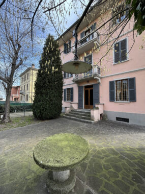 VILLA TRIFAMILIARE STORICA