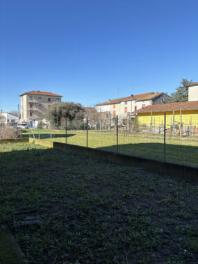 VILLETTA A SCHIERA DI TESTA CON GIARDINO AL GREZZO
