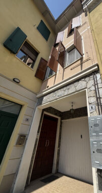 QUADRILOCALE IN PALAZZINA DI DUE UNITA’ ABITATIVE