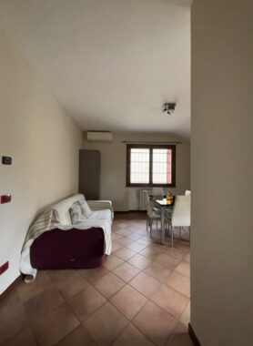 AMPIO BILOCALE CONTESTO RISERVATO E TRANQUILLO