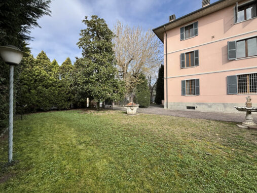 VILLA TRIFAMILIARE STORICA