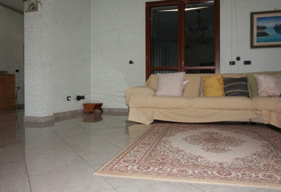 VILLA INDIPENDENTE CON GIARDINO