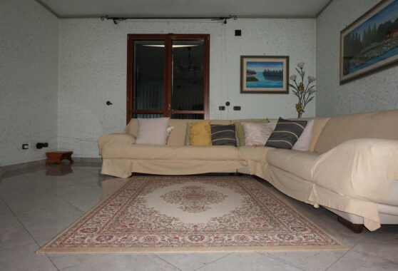 VILLA INDIPENDENTE CON GIARDINO