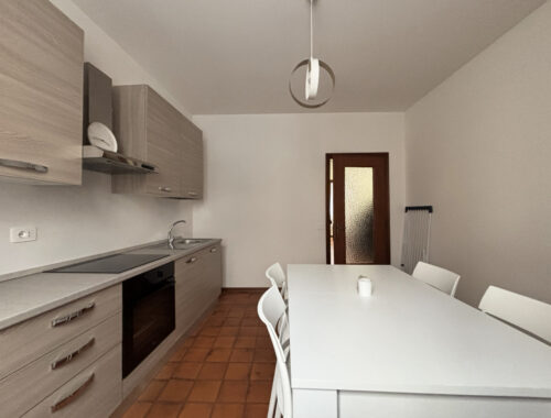 TRILOCALE NEL CUORE DEL CENTRO STORICO DI COLORNO