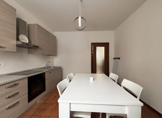 TRILOCALE NEL CUORE DEL CENTRO STORICO DI COLORNO