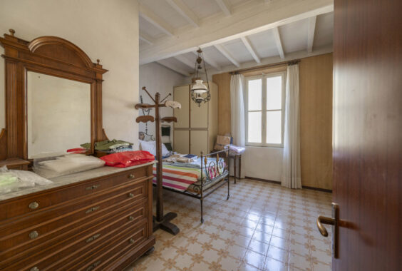 QUADRILOCALE IN TRIFAMILIARE CON AMPIO TERRAZZO