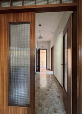 TRILOCALE IN TRIFAMILIARE CON AMPIO GIARDINO