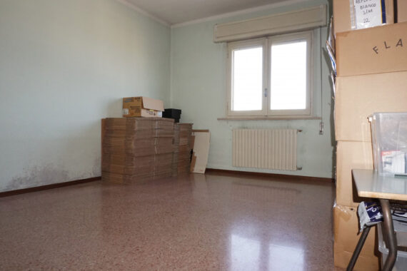 SPAZIOSO PENTALOCALE CON GIARDINO