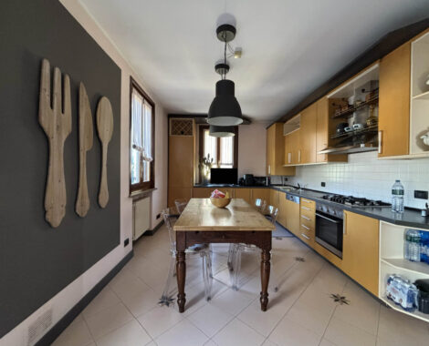 VILLA TRIFAMILIARE STORICA