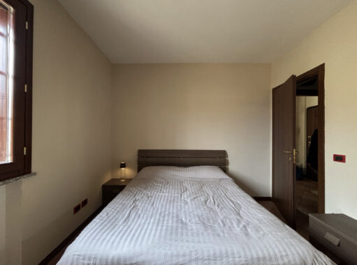 AMPIO BILOCALE CONTESTO RISERVATO E TRANQUILLO