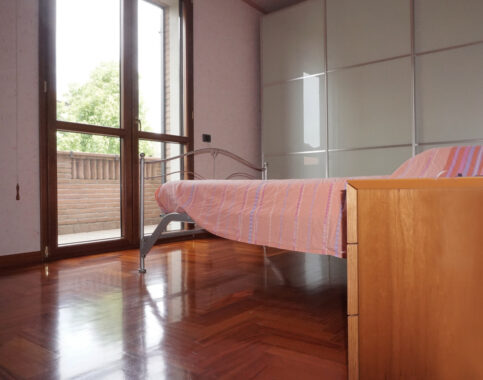 VILLA INDIPENDENTE CON GIARDINO