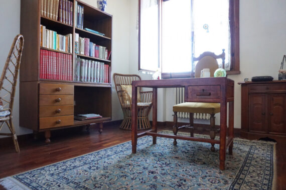 PORZIONE DI BIFAMILIARE CON GIARDINO E AMPIO PORTICATO